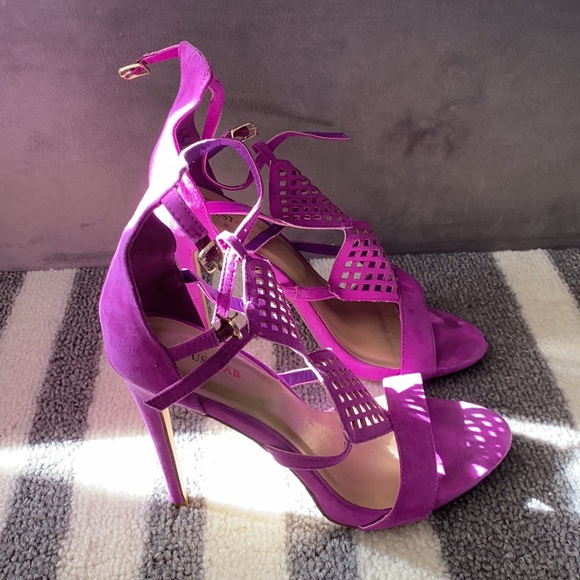 Lavender suede sandals - Picture 2 of 3